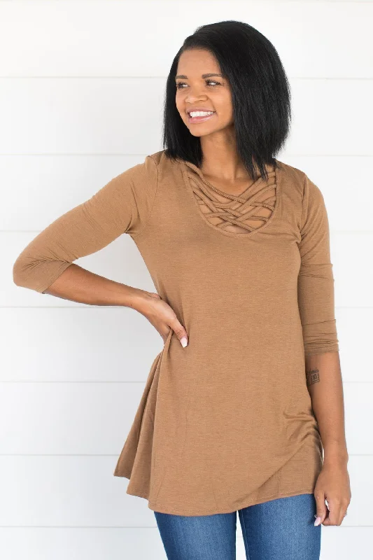 Always Love You Criss Cross V-Neck 3/4 Sleeve Top in Coco