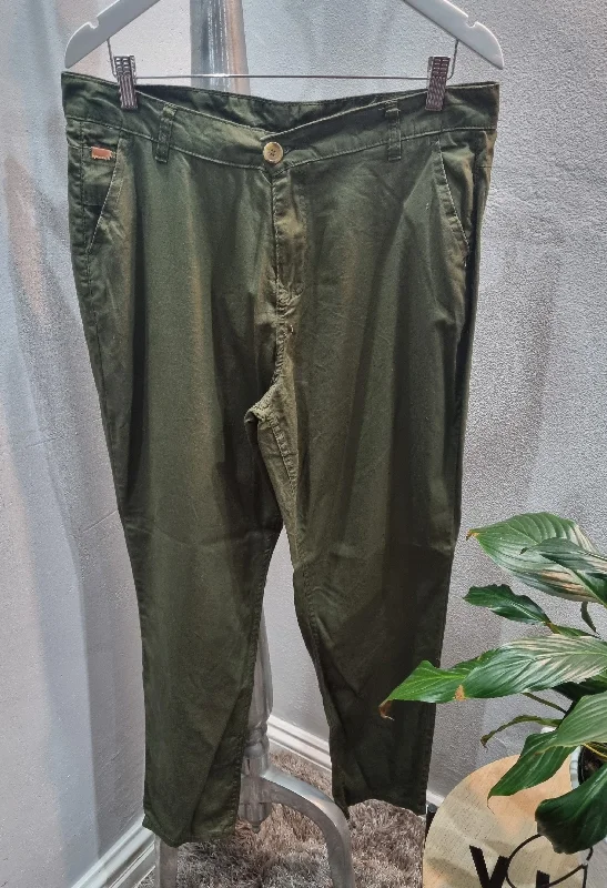 Tapered Chino Style Pants (16/40)